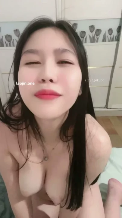 Screenshot 9 from Petite Asian Escort Livestream — Shaved Pussy Play on Camera