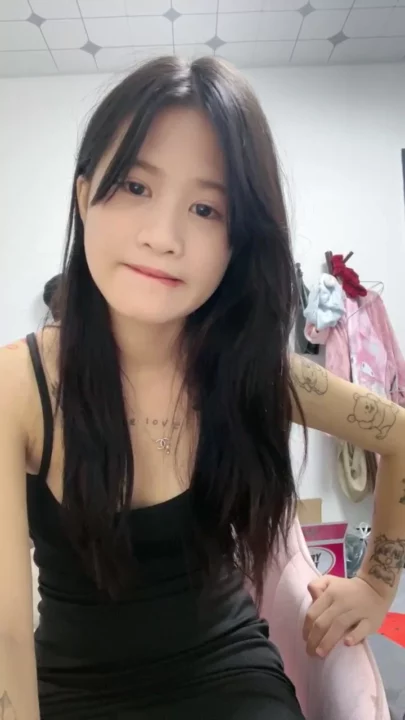 Screenshot 2 from Explicit Asian Solo Session — Dildo Pleasure and Revealed Face Orgasm