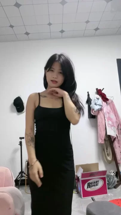 Screenshot 3 from Explicit Asian Solo Session — Dildo Pleasure and Revealed Face Orgasm