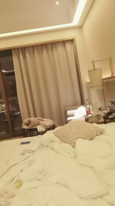 Screenshot 9 from Asian Livestream Amateur Solo — Petite Beauty in Santa Lingerie with Dildo