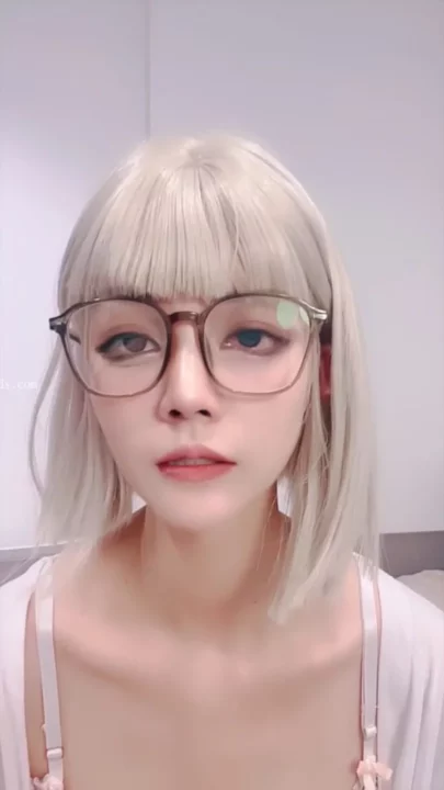 Screenshot 22 from Exclusive Leaked Asian Stream Featuring a Petite Glasses-Clad Star