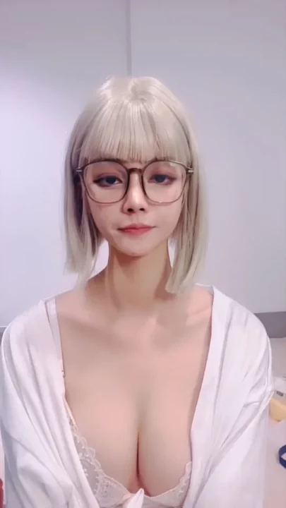 Screenshot 26 from Exclusive Leaked Asian Stream Featuring a Petite Glasses-Clad Star