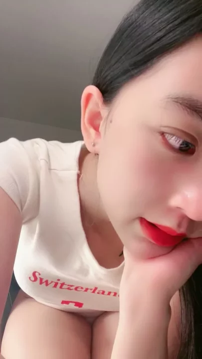 Screenshot 8 from Leaked Asian Cam Show — Petite Performer Fingers Herself Solo