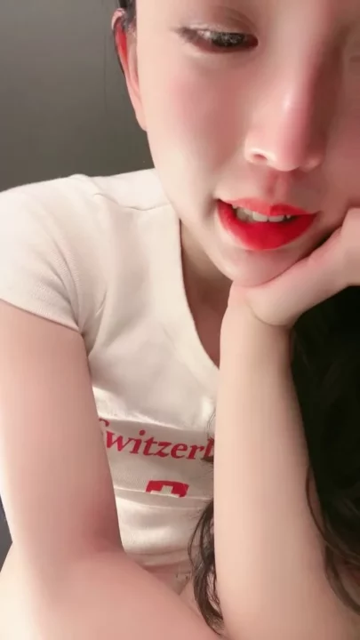 Screenshot 10 from Leaked Asian Cam Show — Petite Performer Fingers Herself Solo