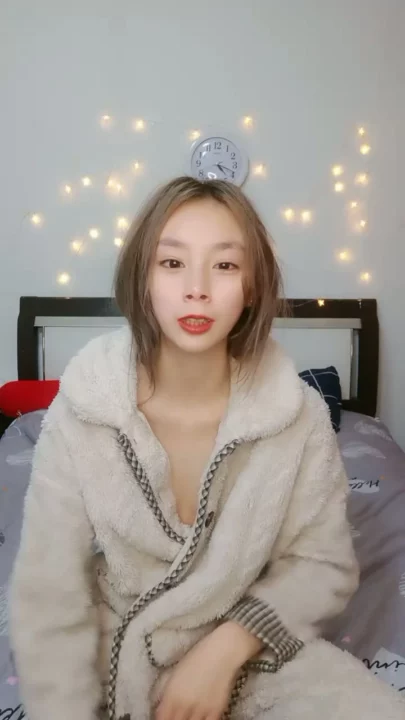 Screenshot 2 from Vivi’s Uncensored Face-Shown Encounter — Amateur Asian Escort Meets Interracial Partner