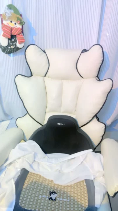 Screenshot 3 from Asian Solo Masturbation with Dildo and Lingerie — Niuniu’s Leaked Livestream