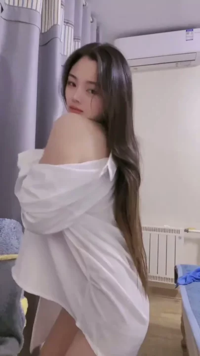 Screenshot 5 from Na Bao Er — Petite Asian Solo Tease in Lingerie (FC2 Amateur Face-Shown Masturbation)