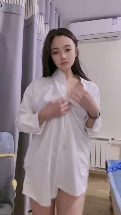 Screenshot 6 from Na Bao Er — Petite Asian Solo Tease in Lingerie (FC2 Amateur Face-Shown Masturbation)