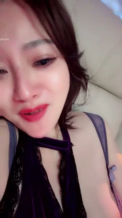 Screenshot 4 from FC2 Amateur POV Creampie — Slim Asian in Black Lingerie Uses Pink Toy for Squirting Climax [FC2-PPV-43382]