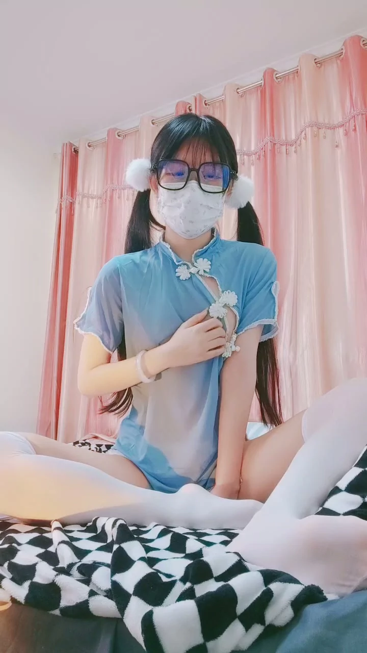 Play video: FC2-Style POV Creampie: Twintails, Glasses, White Thigh-Highs & Shaved Pussy