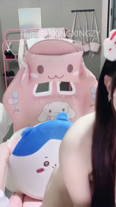 Uncensored POV Amateur — Petite Asian DaiDai Luo in Lingerie with Dildo Play のスクリーンショット 35