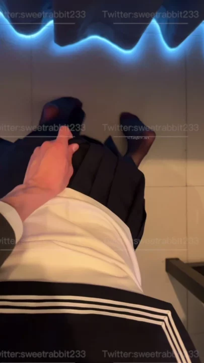 Screenshot 2 from Amateur Japanese Schoolgirl Fingering — Stockings and Uniform Creampie Finish [FC2-PPV-4874379]