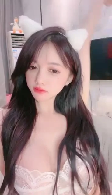 Play video: Ranran’s Sensual Solo Session — B-Cup Beauty in Lingerie (Japanese POV)