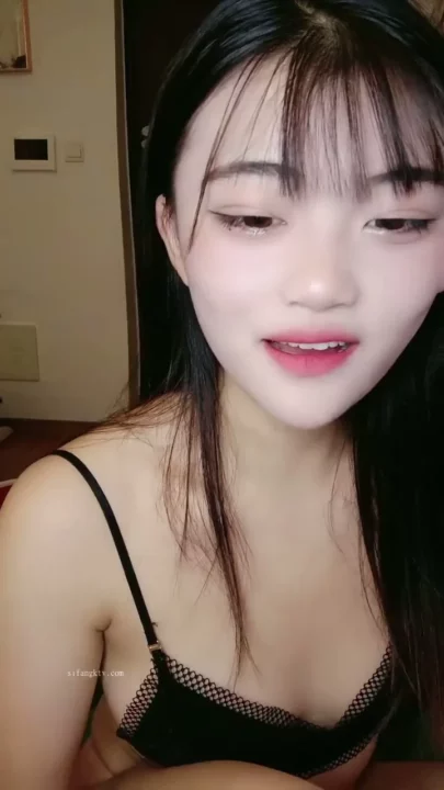 Screenshot 3 from Raw FC2-Style POV — Yaoyao’s Intense Deepthroat & Creampie in Black Lingerie