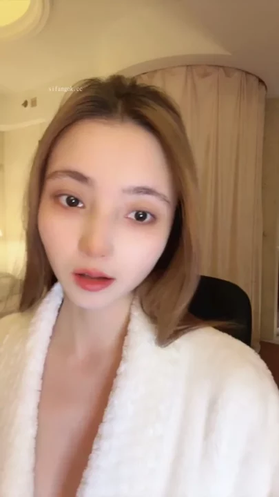 Screenshot 2 from Niuniu’s Fluffy Robe Solo — Petite Asian POV Tease