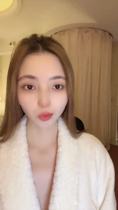 Screenshot 3 from Niuniu’s Fluffy Robe Solo — Petite Asian POV Tease