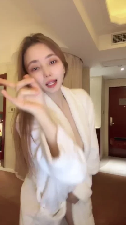 Screenshot 32 from Niuniu’s Fluffy Robe Solo — Petite Asian POV Tease