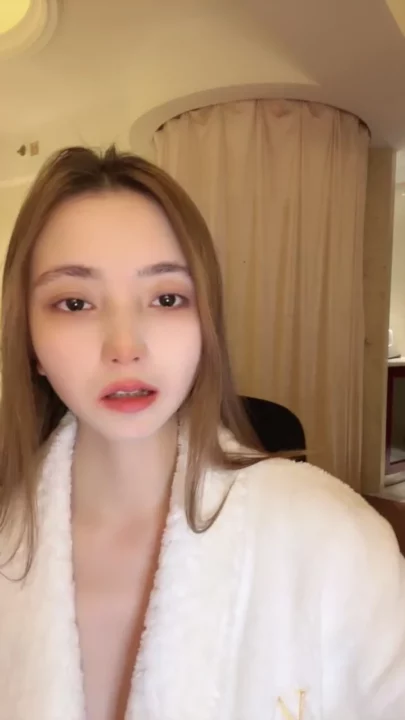 Screenshot 5 from Niuniu’s Fluffy Robe Solo — Petite Asian POV Tease