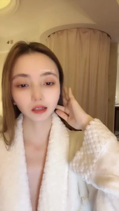 Screenshot 8 from Niuniu’s Fluffy Robe Solo — Petite Asian POV Tease