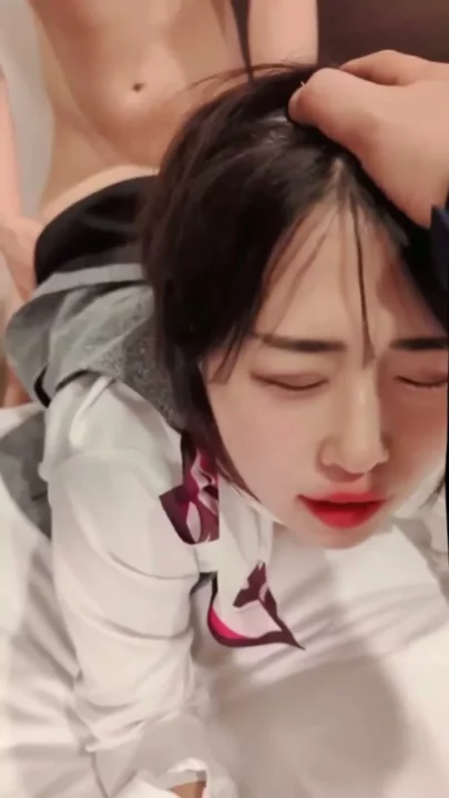 Screenshot 13 from 制服OL御园实习酒店服务生，肉丝裙底偷拍遭遇暴力轮奸，无人救助