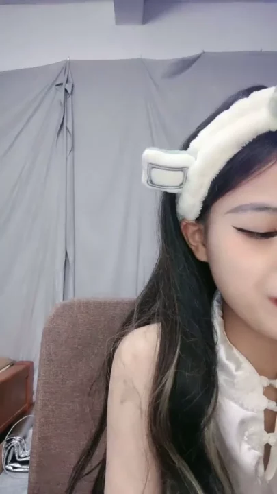 Screenshot 3 from Uncensored Japanese POV with Petite Asian — Playful Cat-Ear Solo and Full Nude Spreads