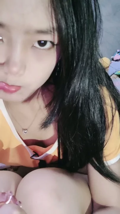 Screenshot 8 from Genuine Japanese Livestream Leak — Petite Yuyu’s Uncensored Toy Session