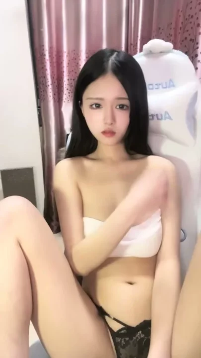 Screenshot 14 from Ranran’s Intimate Livestream Tease — Asian Amateur POV with Lingerie & Toy