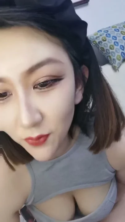 Screenshot 2 from Asian Amateur Dildo Solo — Shanshan’s Shaved Pussy Face-Shown Scene