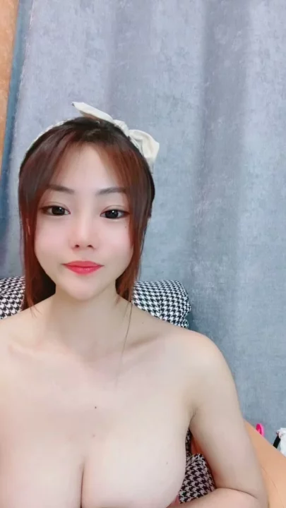 Screenshot 15 from FC2-PPV Livestreamer Yuyu Succumbs to Viewer Demands — Full Face Exposure & Interactive Dares
