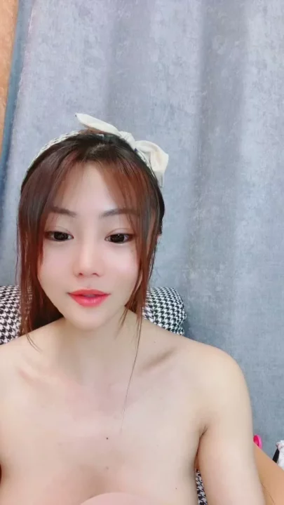 Screenshot 16 from FC2-PPV Livestreamer Yuyu Succumbs to Viewer Demands — Full Face Exposure & Interactive Dares
