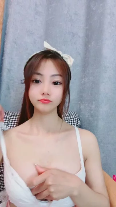 Screenshot 20 from FC2-PPV Livestreamer Yuyu Succumbs to Viewer Demands — Full Face Exposure & Interactive Dares
