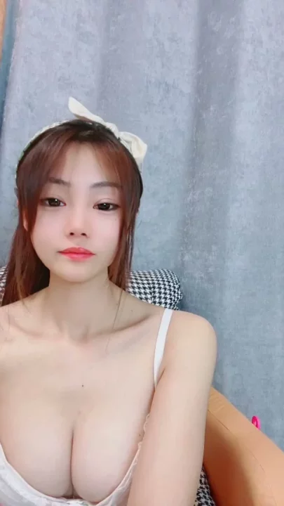 Screenshot 22 from FC2-PPV Livestreamer Yuyu Succumbs to Viewer Demands — Full Face Exposure & Interactive Dares