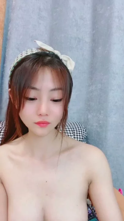 Screenshot 35 from FC2-PPV Livestreamer Yuyu Succumbs to Viewer Demands — Full Face Exposure & Interactive Dares
