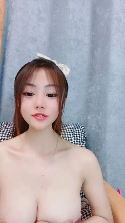 Screenshot 36 from FC2-PPV Livestreamer Yuyu Succumbs to Viewer Demands — Full Face Exposure & Interactive Dares