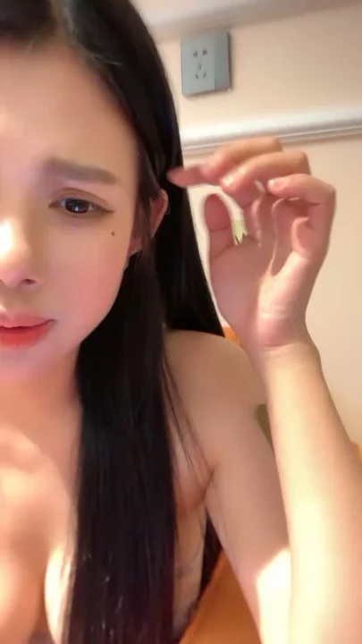 Screenshot 29 from Vivi Seduces in Lingerie During Leaked Asian Cam Livestream — Off-Frame Action