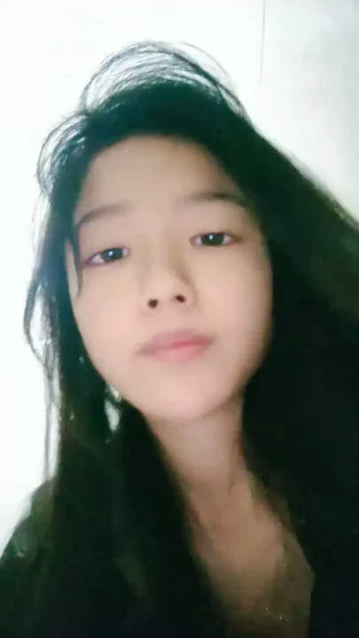 Screenshot 16 from Asian Amateur POV — Feifei’s Bathroom Livestream Leak with Off-Frame Partner