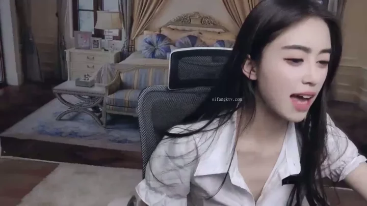Screenshot 8 from Petite Asian Amateur Squirting — Intense POV with Dildo in Black Lingerie