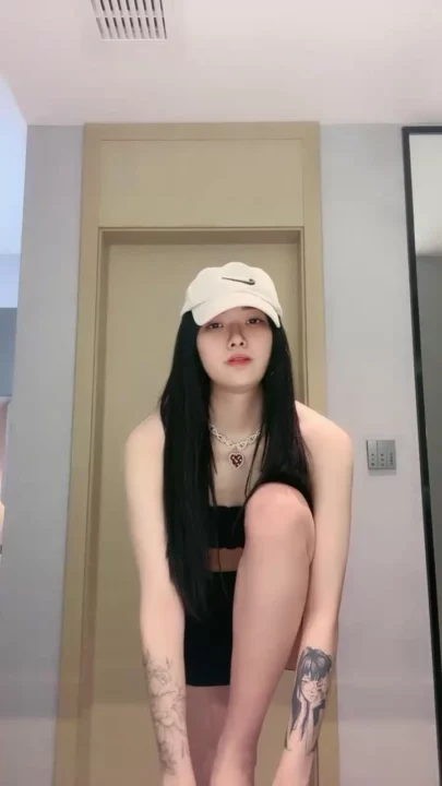 Screenshot 18 from Yuanyuan’s Alluring Solo — Stockings & Nude Poses in Asian Amateur Showcase