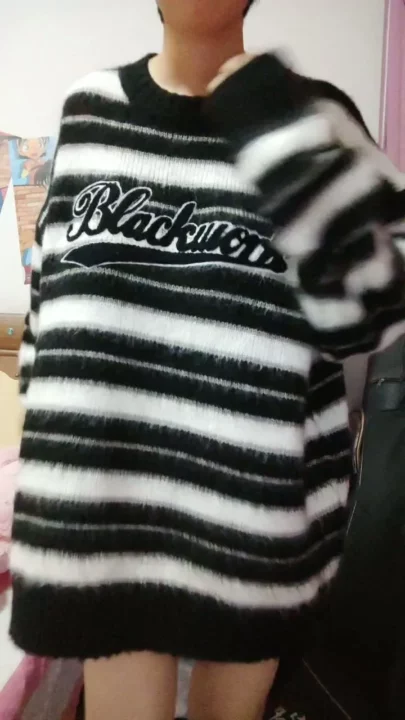 Screenshot 13 from Yumeng’s Guitar Solo — Uncensored Asian Amateur Masturbation Session