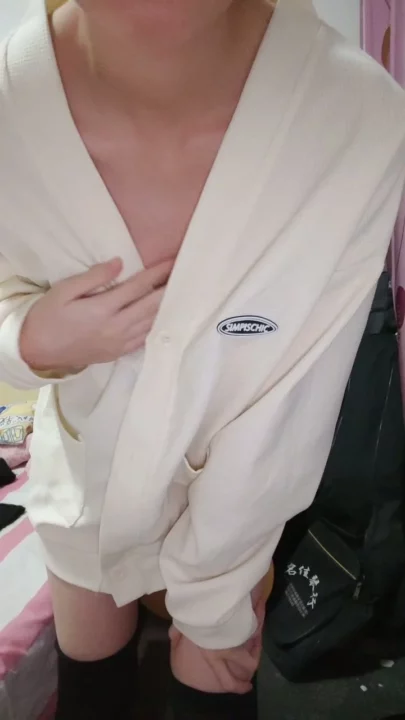 Screenshot 15 from Yumeng’s Guitar Solo — Uncensored Asian Amateur Masturbation Session