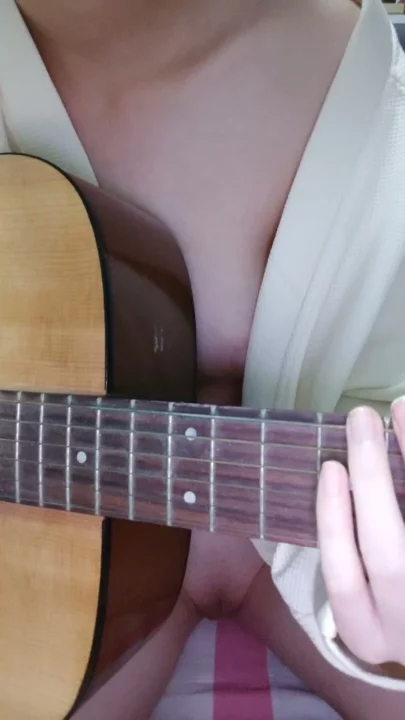 Screenshot 7 from Yumeng’s Guitar Solo — Uncensored Asian Amateur Masturbation Session