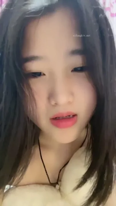Screenshot 16 from Uncensored Asian Amateur Xueer Pleasures Herself Live — Shaved Pussy and Vibrator Action