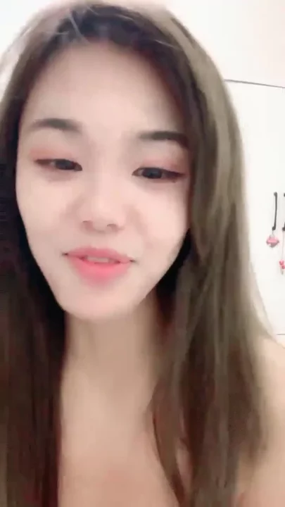 Screenshot 15 from Ranran’s First-Ever Face Reveal — Asian Amateur Goes Wild with Dildo in Leaked Livestream