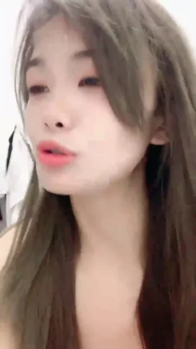 Screenshot 9 from Ranran’s First-Ever Face Reveal — Asian Amateur Goes Wild with Dildo in Leaked Livestream