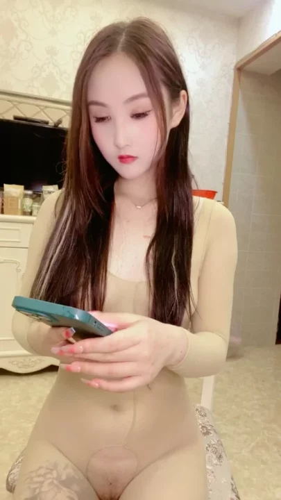 Screenshot 4 from Xueer’s Amateur POV Dildo Session — Asian Masturbation Uncut