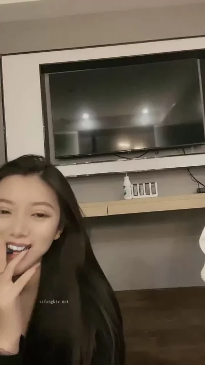 Screenshot 3 from Yiyi’s Raw Hotel Encounter — Uncut Asian Amateur POV with Creampie & BJ