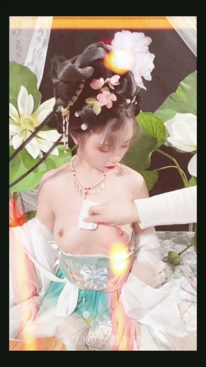 Screenshot 11 from Traditional Hanfu Solo Scene — Petite Asian Beauty Unveils Her Body