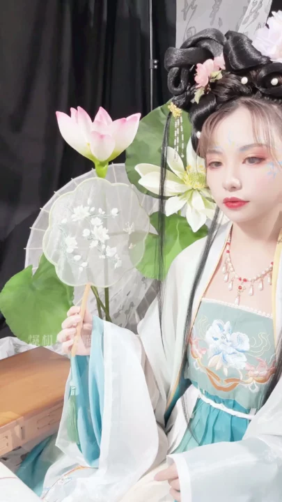 Screenshot 3 from Traditional Hanfu Solo Scene — Petite Asian Beauty Unveils Her Body
