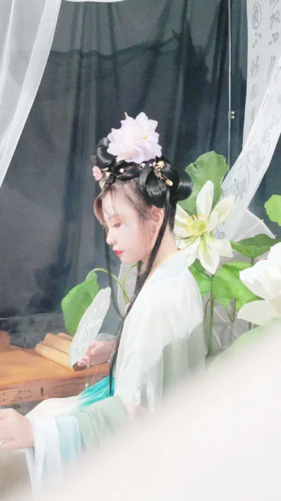 Screenshot 5 from Traditional Hanfu Solo Scene — Petite Asian Beauty Unveils Her Body
