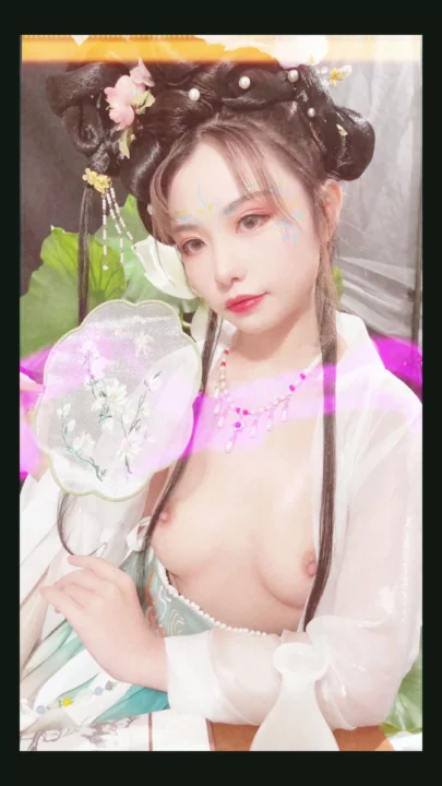 Screenshot 1 from Traditional Hanfu Solo Scene — Petite Asian Beauty Unveils Her Body